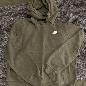 Women’s Nike sweatshirt
